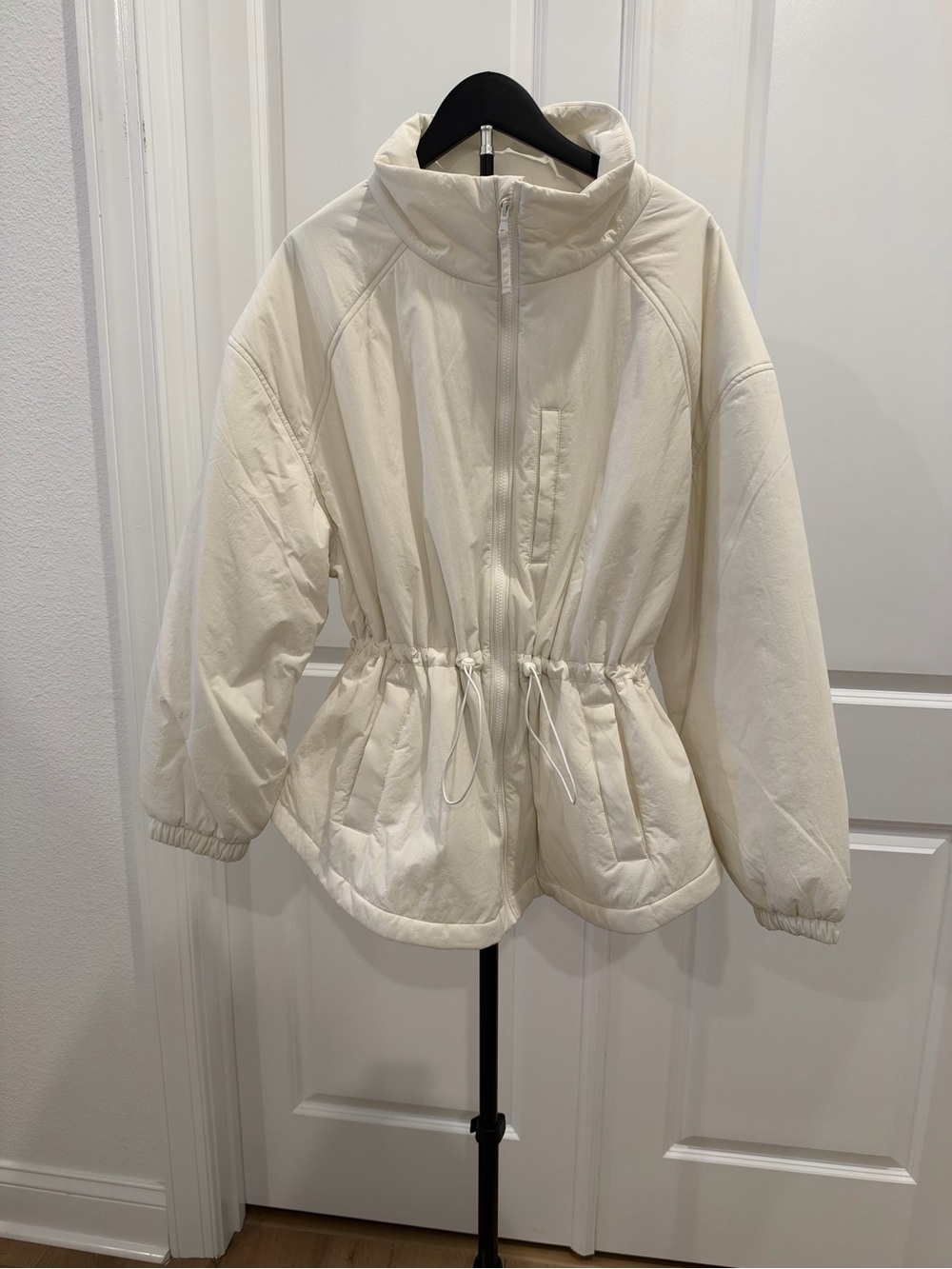 Old Navy Cream Drawstring Waist Puffer Jacket